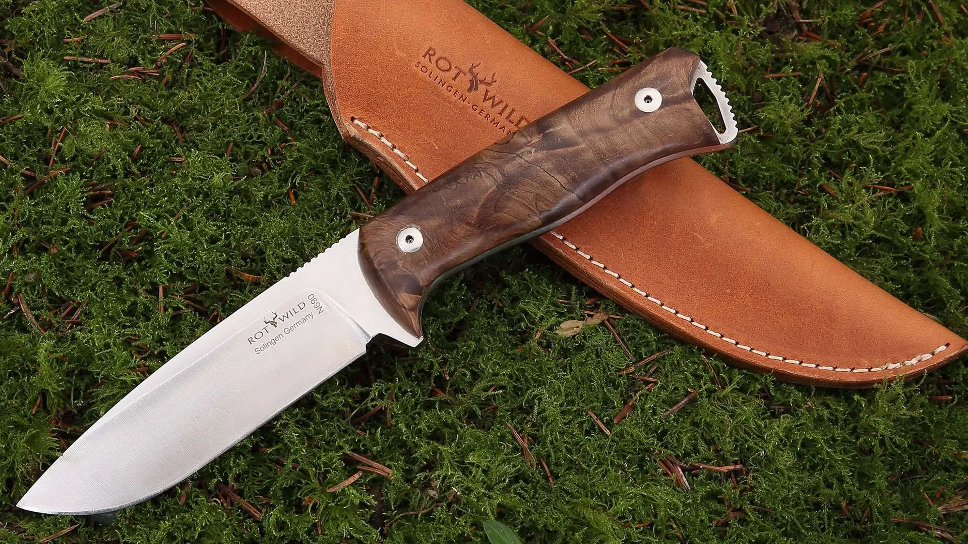 rotwild-jagdmesser-falke-walnuss-holz-mood-bild