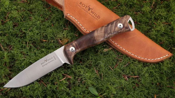 rotwild-jagdnicker-sperber-walnuss-mood-bild