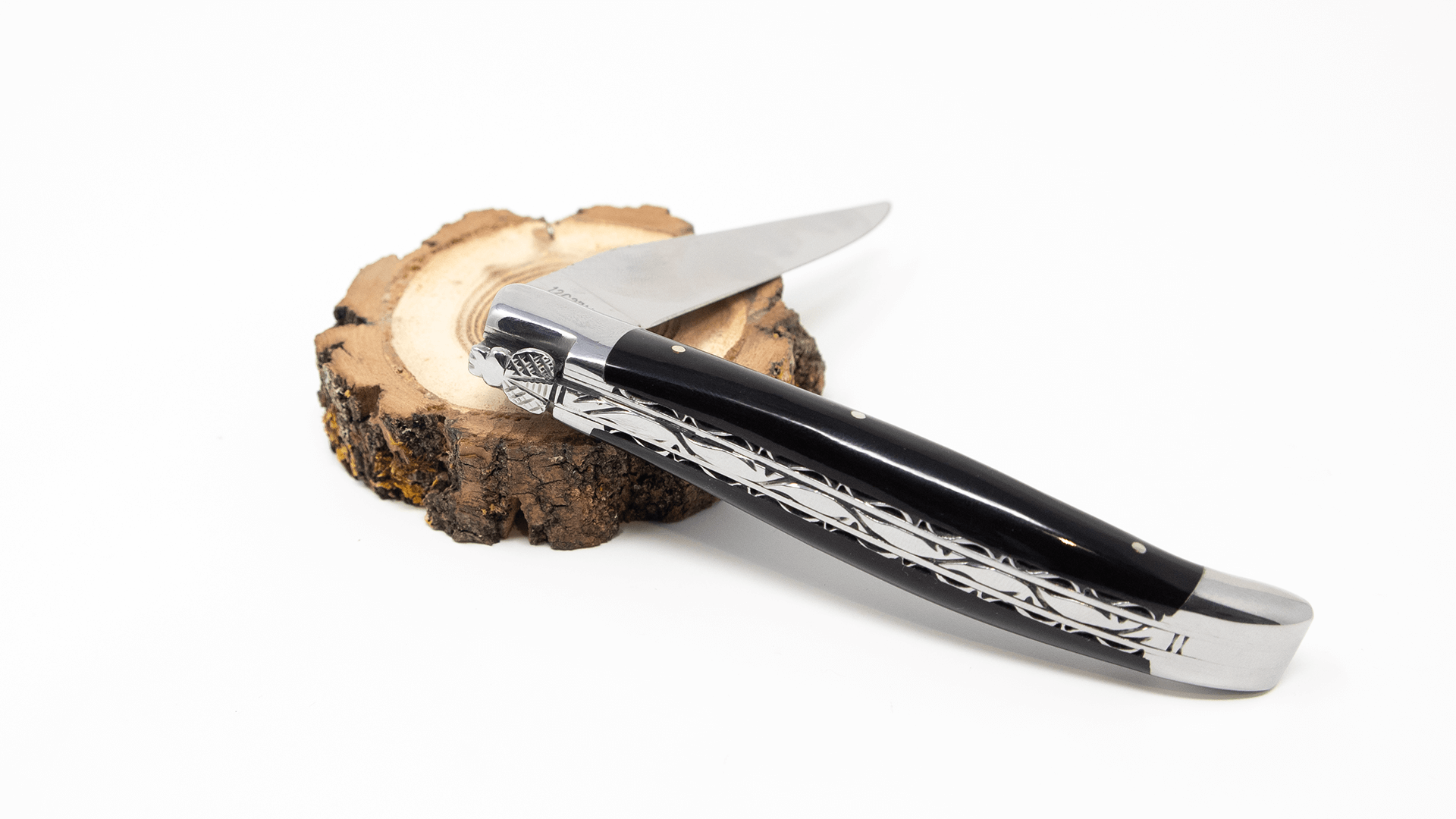 laguiole-en-aubrac-doppelplatine-bueffelhorn-titelbild