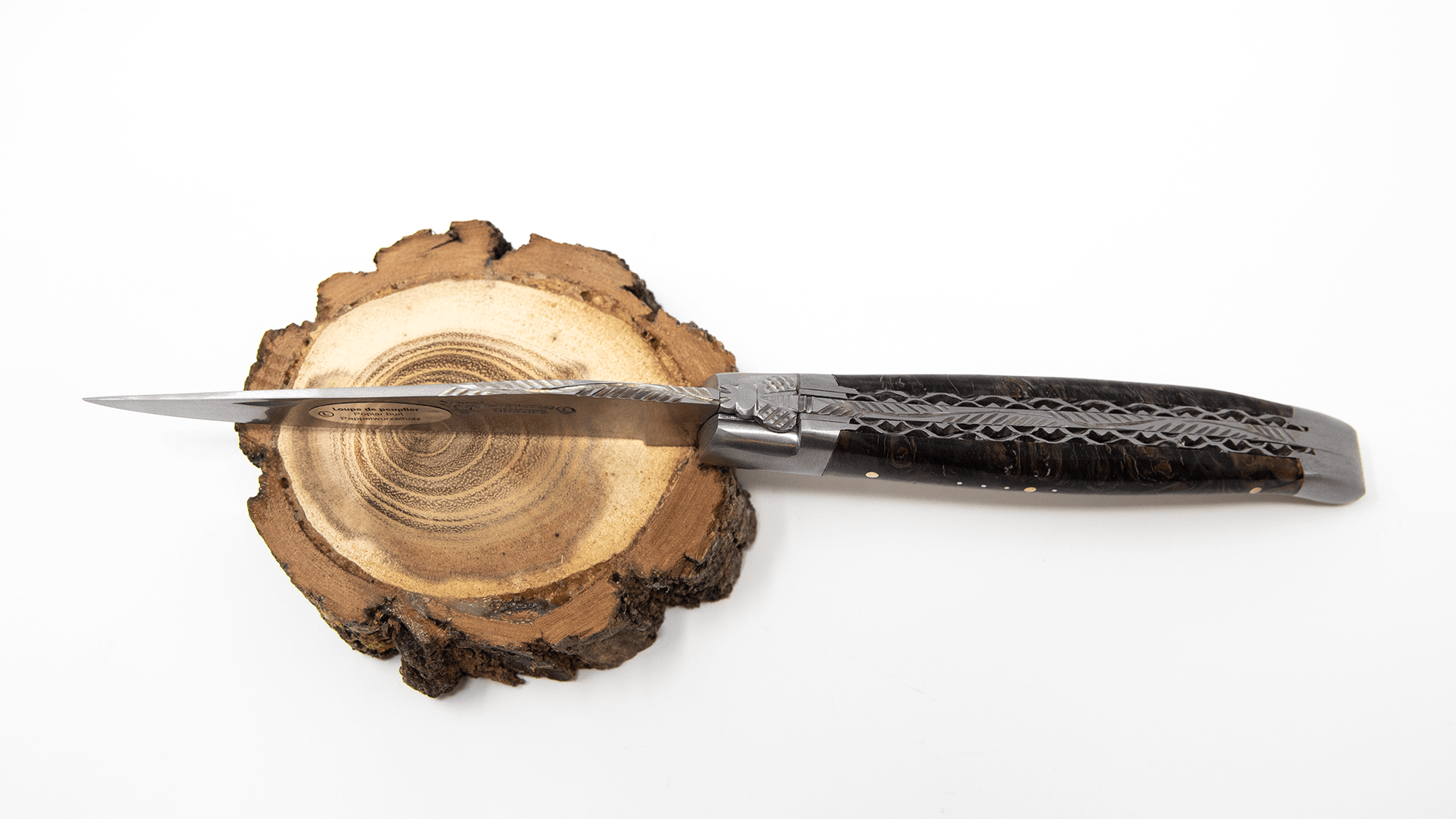 laguiole-en-aubrac-doppelplatine-pappelwurzelholz-messer-ruecken
