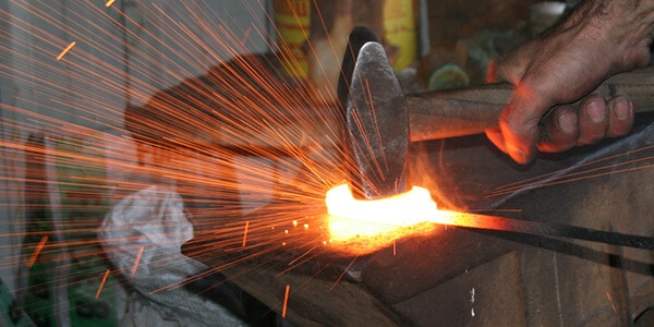 laguiole-en-aubrac-knife-making