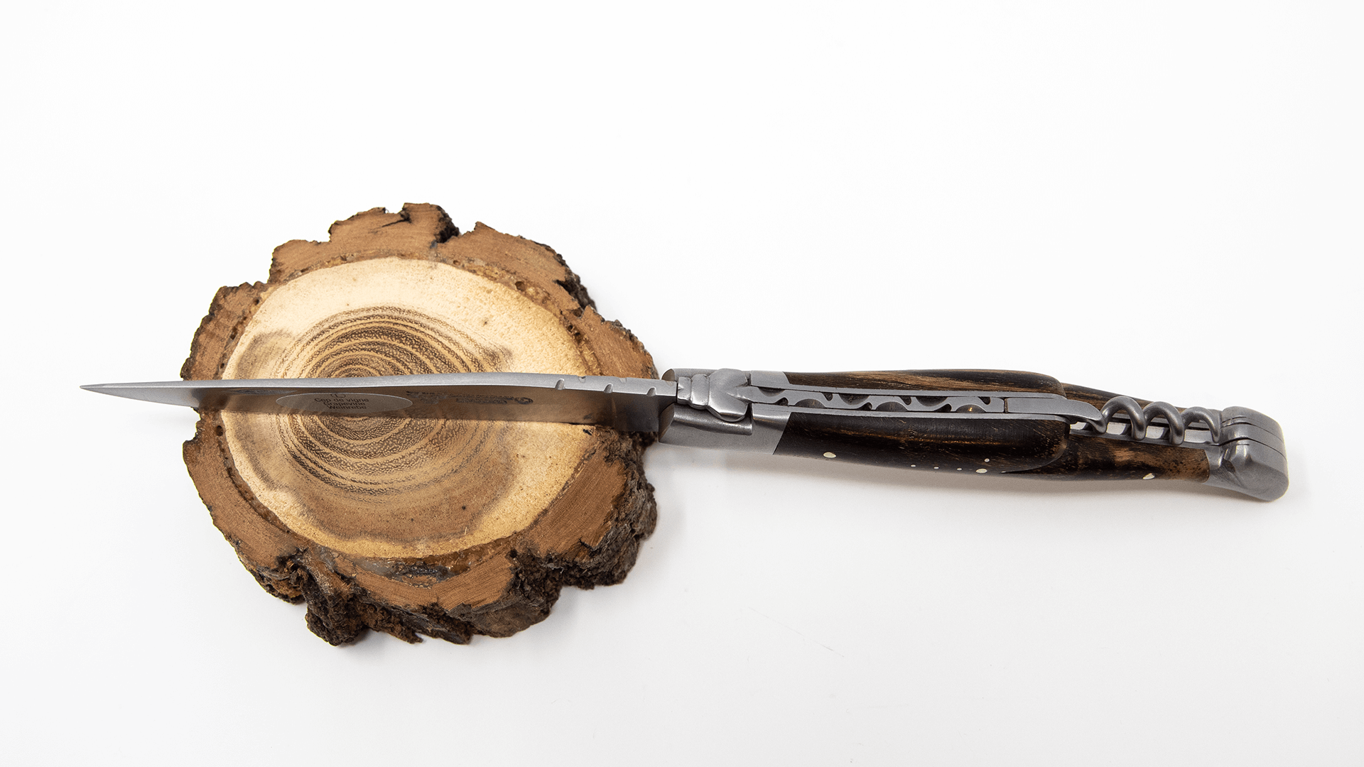 laguiole-en-aubrac-taschenmesser-mit-korkenzieher-weinrebe-draufsicht